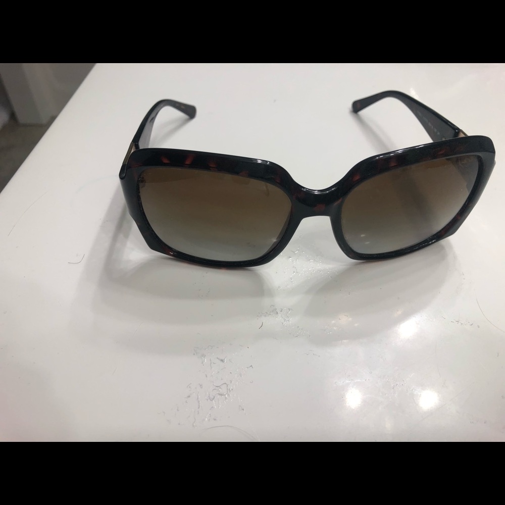 Women’s square sunglasses